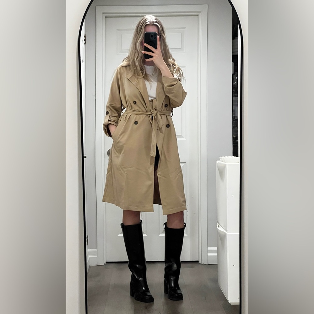 Stradivarius Beige Trench Coat EUC